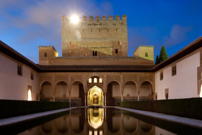La Alhambra de noche