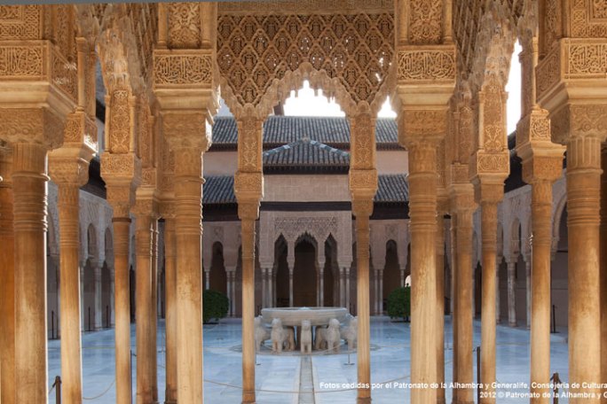 columnas en la Alhambra